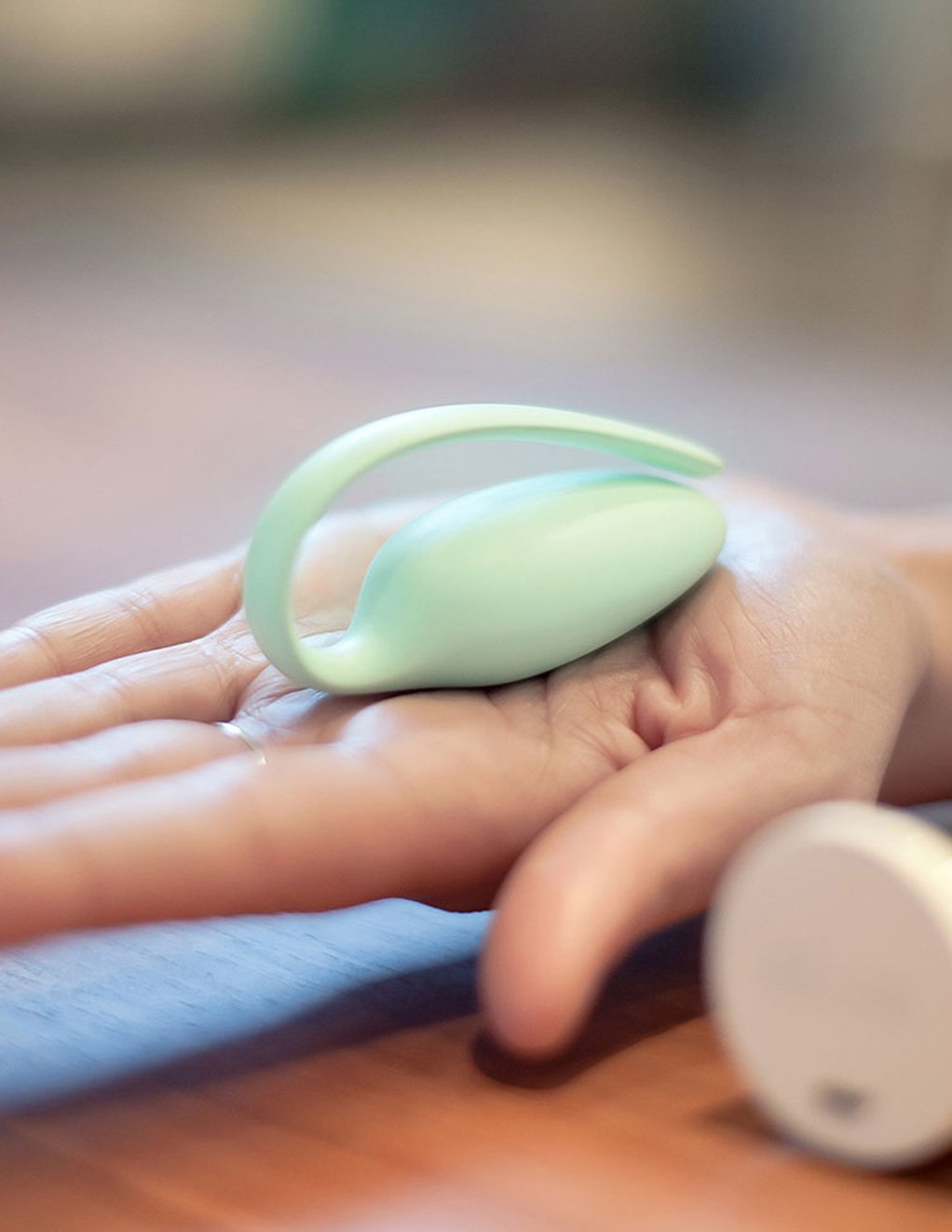 Elvie Aqua Kegel Trainer Size